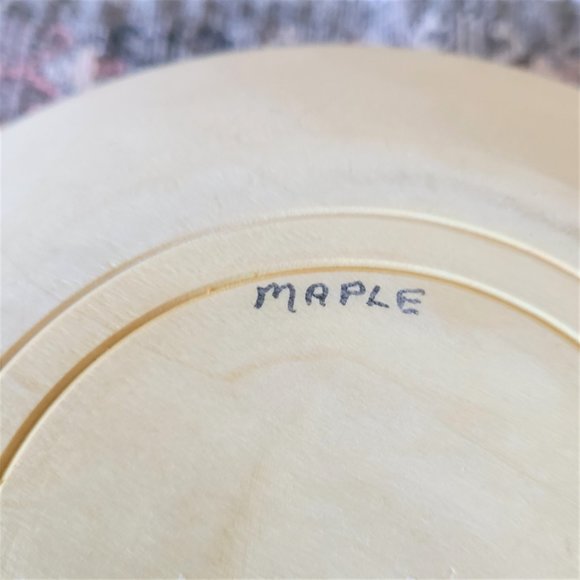 Hand made maple fruit or salad bowl. Signed by Artist. - Picture 7 of 8